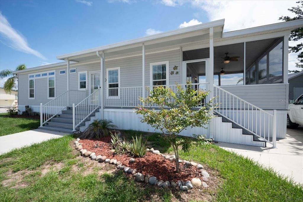 For Sale: $215,000 (2 beds, 2 baths, 1152 Square Feet)