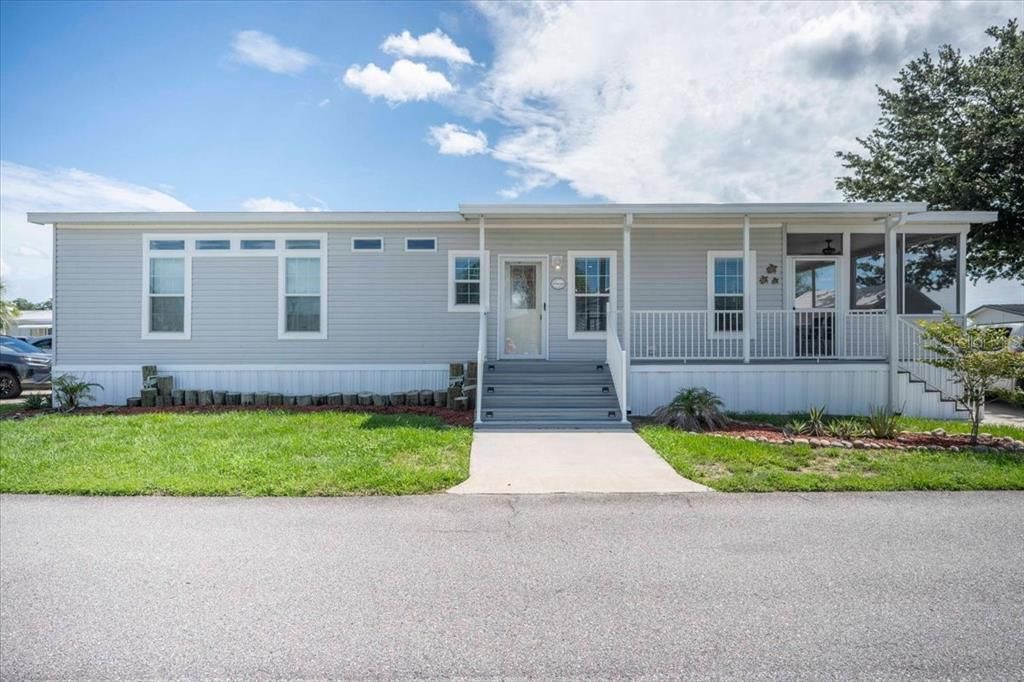 For Sale: $215,000 (2 beds, 2 baths, 1152 Square Feet)