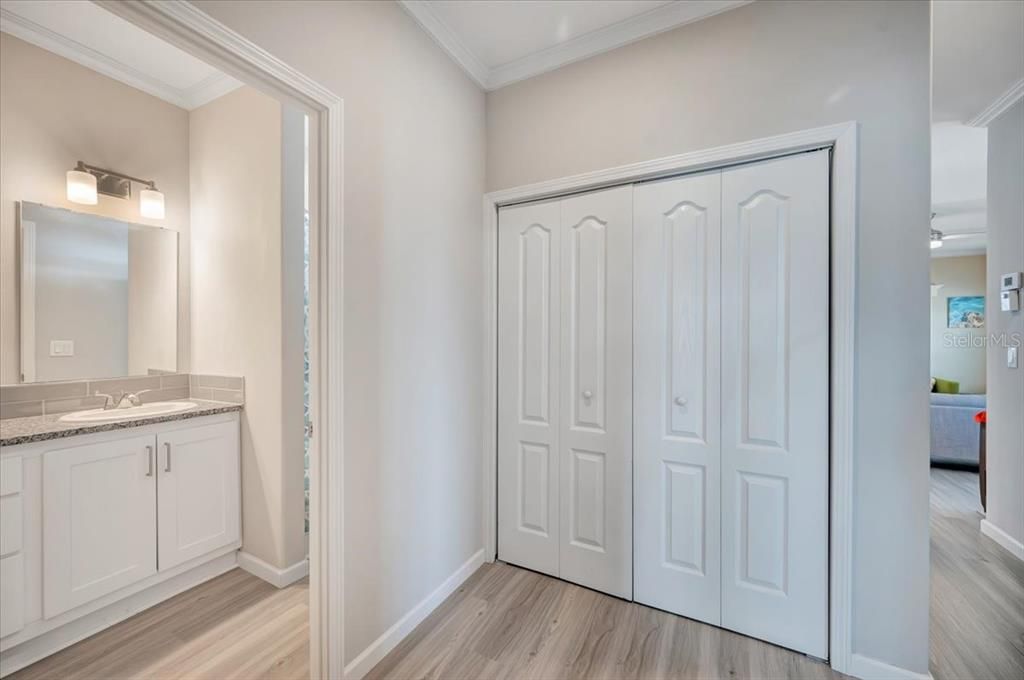 For Sale: $215,000 (2 beds, 2 baths, 1152 Square Feet)