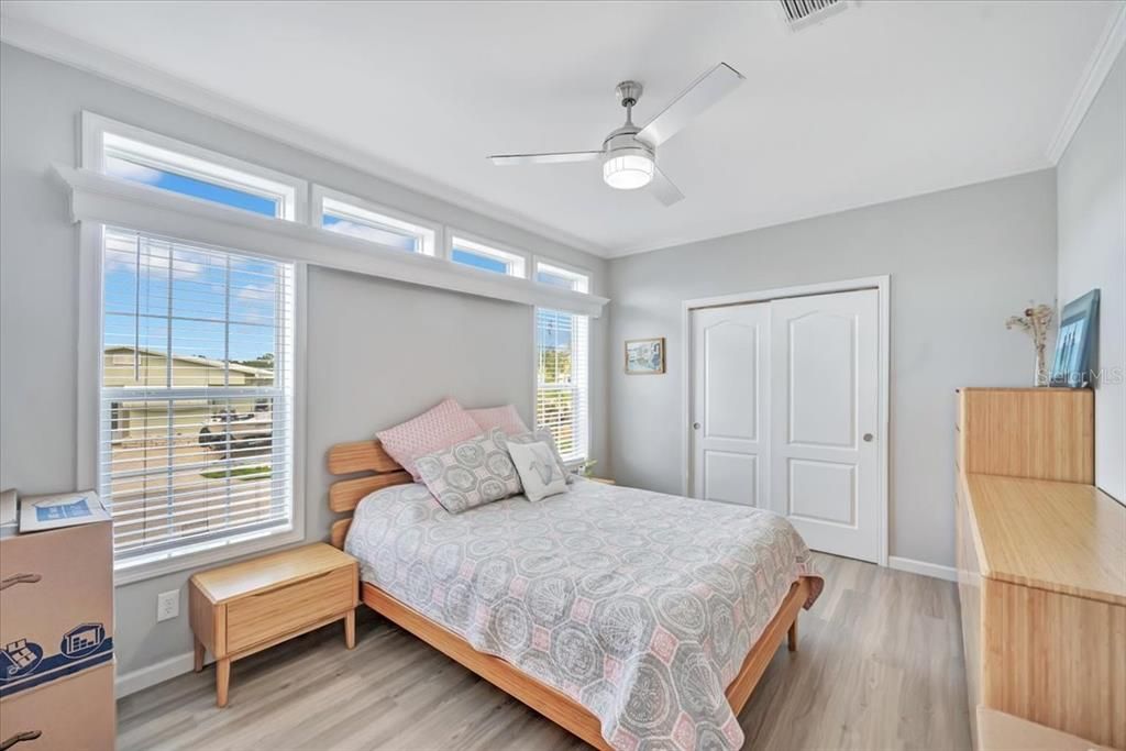 For Sale: $215,000 (2 beds, 2 baths, 1152 Square Feet)