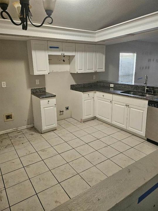 На продажу: $325,000 (3 спален, 2 ванн, 1588 Квадратных фут)