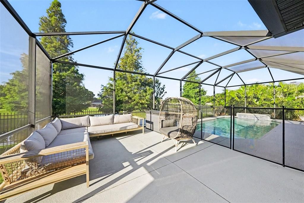 Active With Contract: $700,000 (4 beds, 3 baths, 1962 Square Feet)