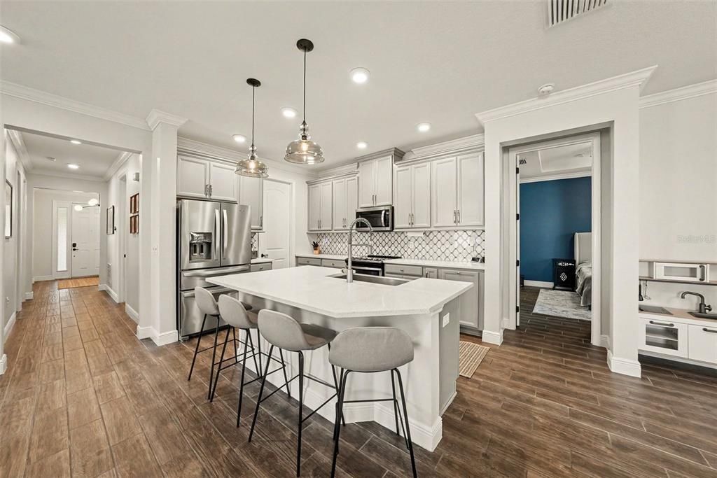Active With Contract: $700,000 (4 beds, 3 baths, 1962 Square Feet)