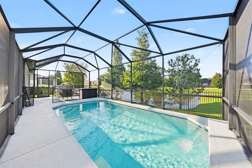 Active With Contract: $700,000 (4 beds, 3 baths, 1962 Square Feet)