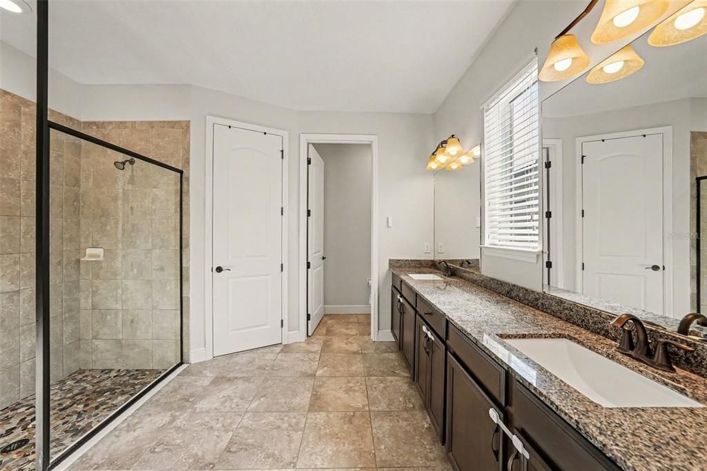 Active With Contract: $700,000 (4 beds, 3 baths, 1962 Square Feet)