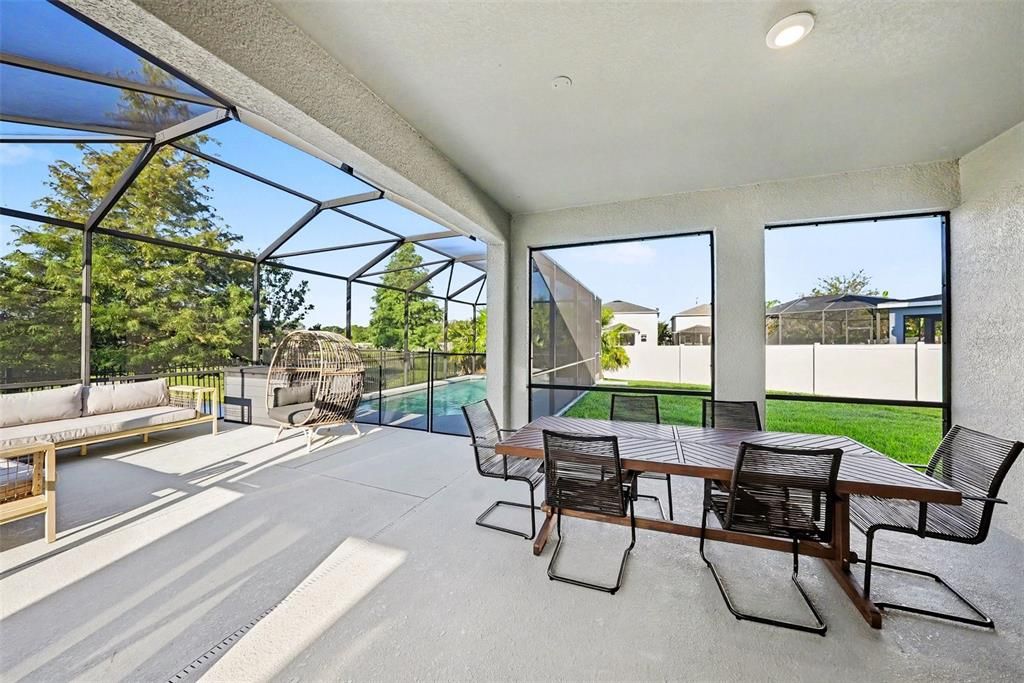 Active With Contract: $700,000 (4 beds, 3 baths, 1962 Square Feet)