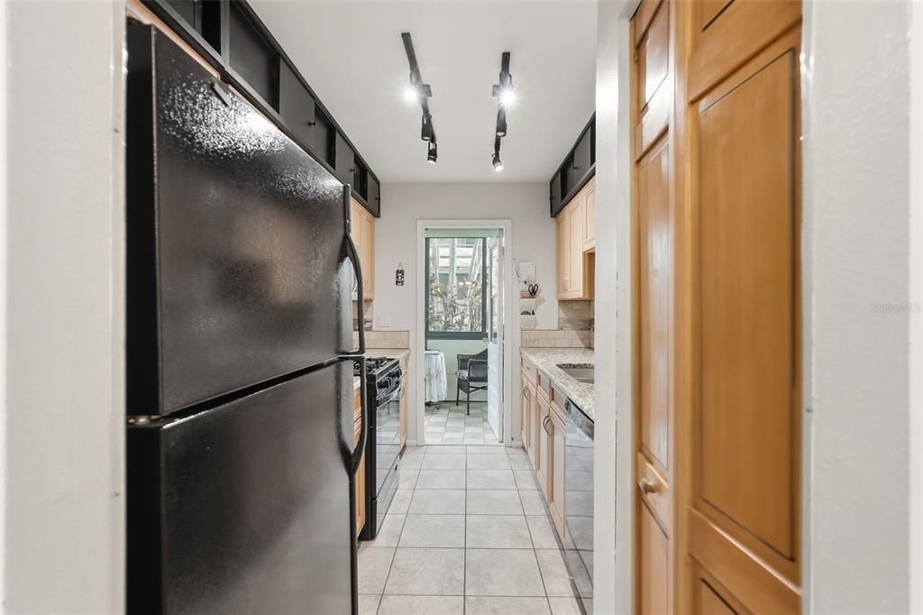 En Venta: $170,000 (2 camas, 2 baños, 915 Pies cuadrados)