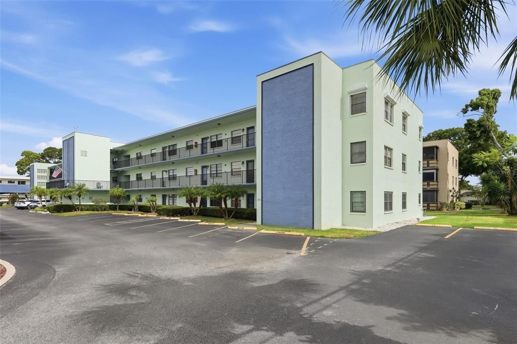 En Venta: $170,000 (2 camas, 2 baños, 915 Pies cuadrados)