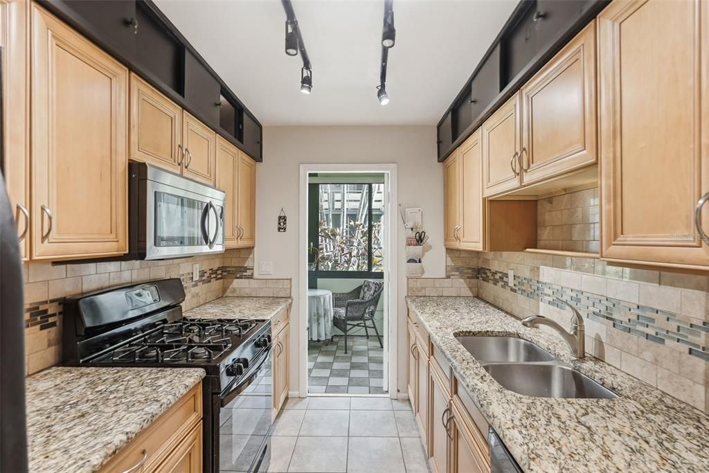 En Venta: $170,000 (2 camas, 2 baños, 915 Pies cuadrados)