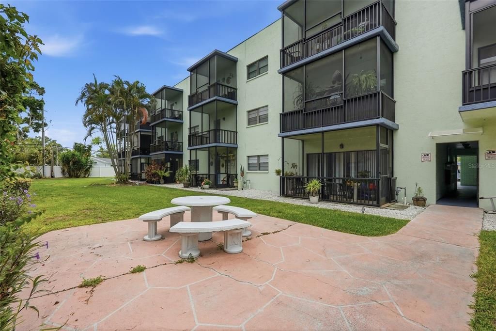 En Venta: $170,000 (2 camas, 2 baños, 915 Pies cuadrados)