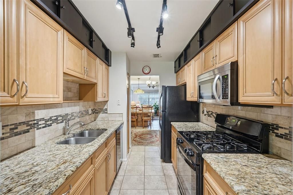 En Venta: $170,000 (2 camas, 2 baños, 915 Pies cuadrados)