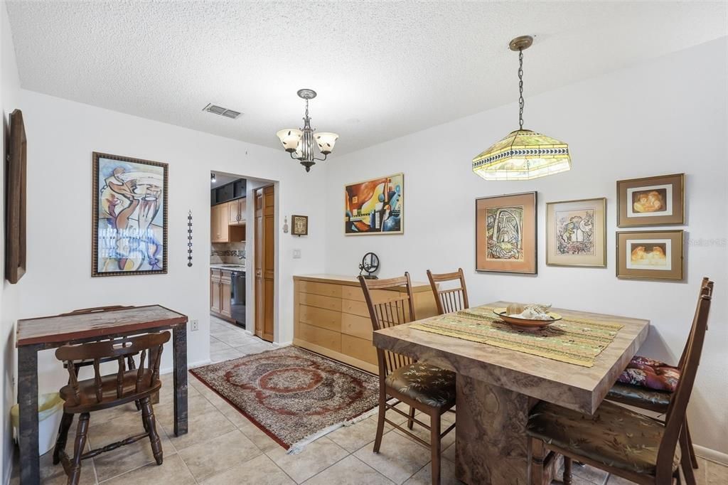 En Venta: $170,000 (2 camas, 2 baños, 915 Pies cuadrados)