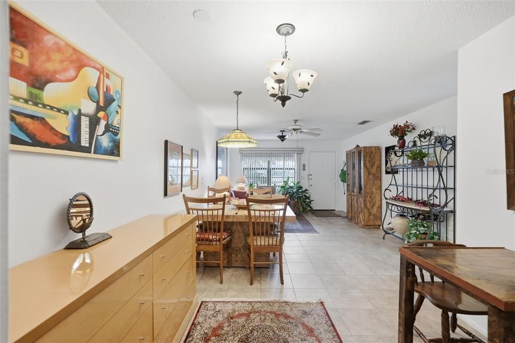 En Venta: $170,000 (2 camas, 2 baños, 915 Pies cuadrados)