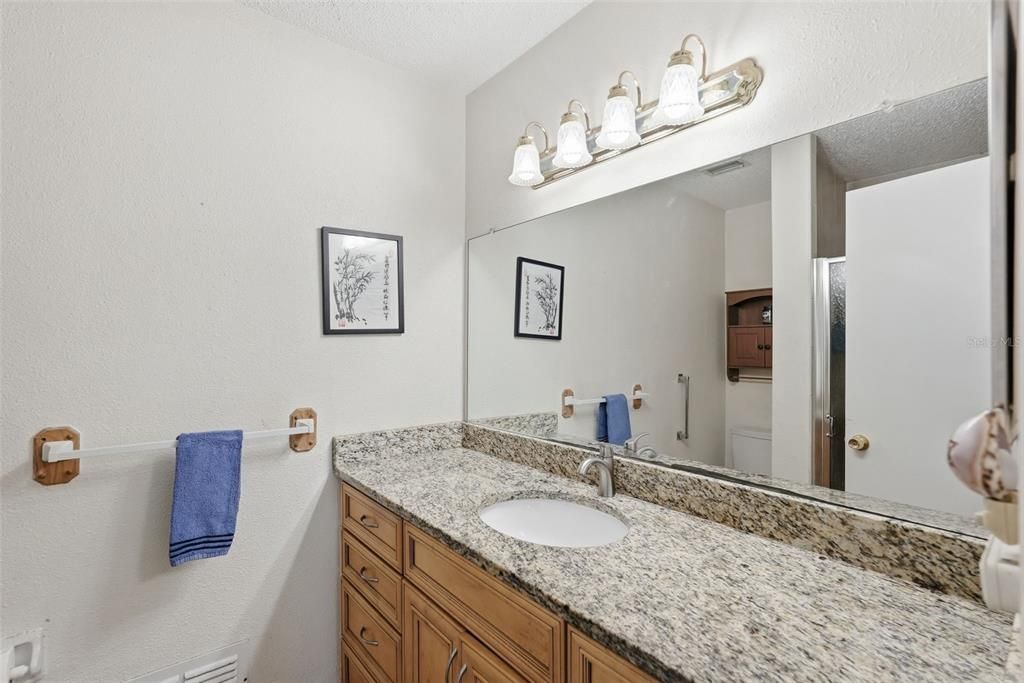 En Venta: $170,000 (2 camas, 2 baños, 915 Pies cuadrados)