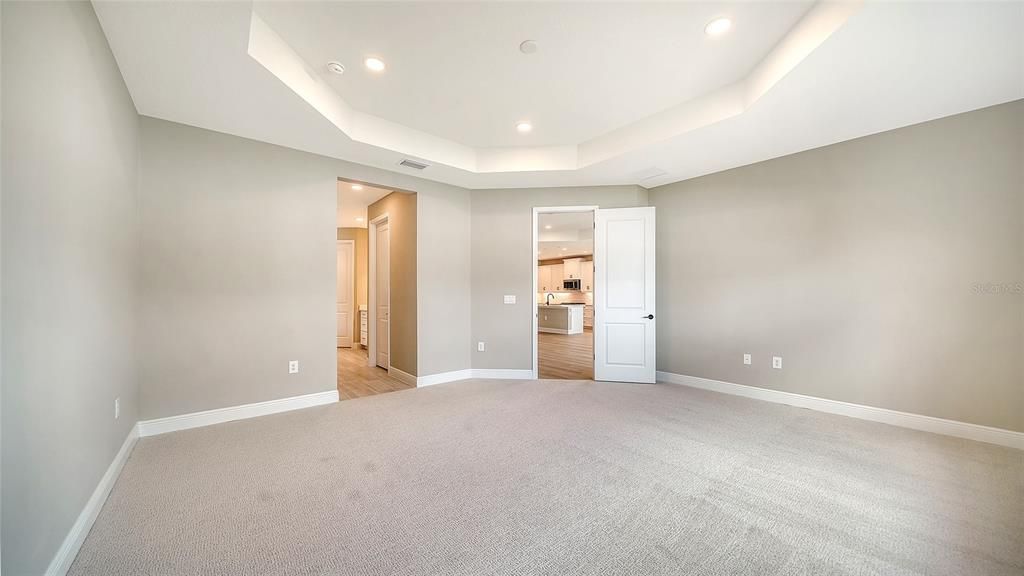 Activo con contrato: $704,990 (3 camas, 3 baños, 2332 Pies cuadrados)