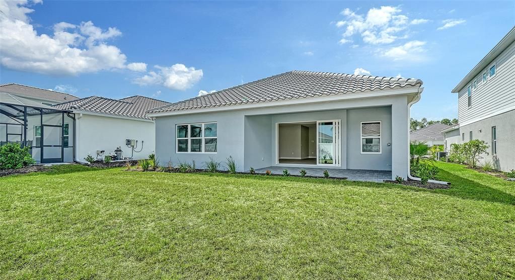 Activo con contrato: $704,990 (3 camas, 3 baños, 2332 Pies cuadrados)