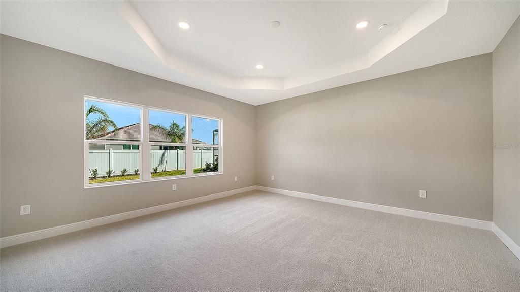 Activo con contrato: $704,990 (3 camas, 3 baños, 2332 Pies cuadrados)