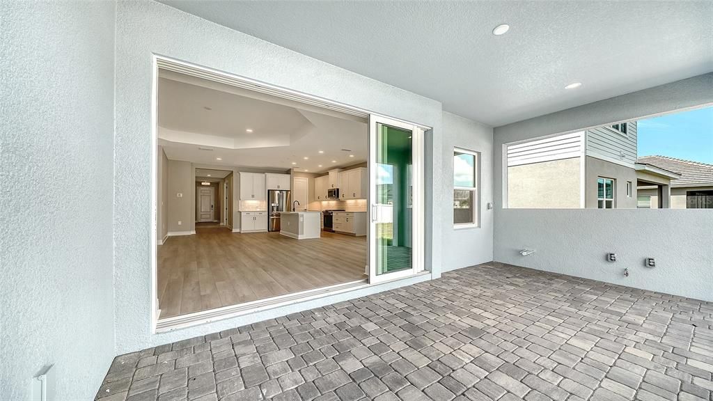 Activo con contrato: $704,990 (3 camas, 3 baños, 2332 Pies cuadrados)