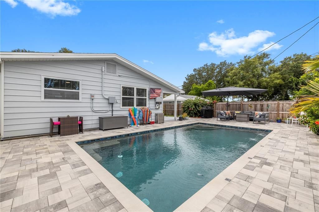 Active With Contract: $469,900 (3 beds, 2 baths, 1454 Square Feet)