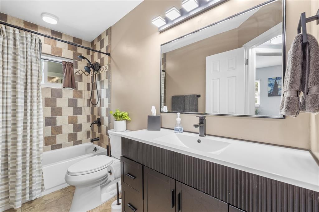 Active With Contract: $469,900 (3 beds, 2 baths, 1454 Square Feet)