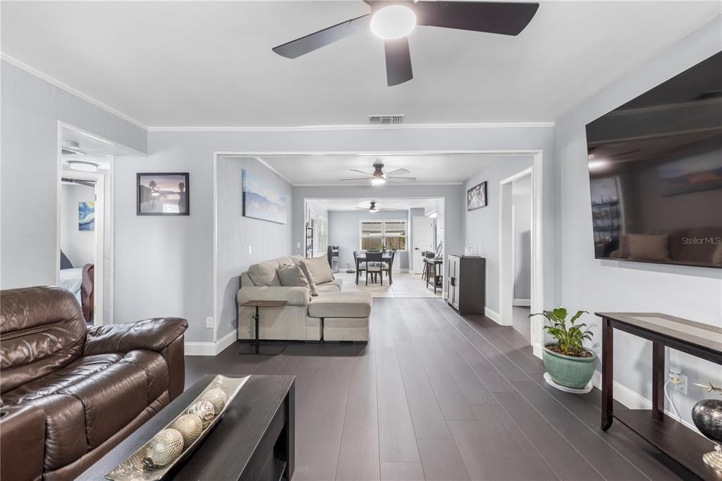 Active With Contract: $469,900 (3 beds, 2 baths, 1454 Square Feet)