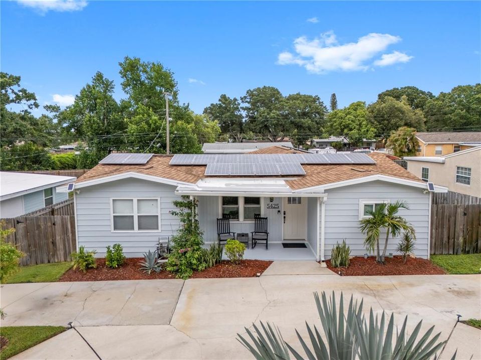 Active With Contract: $469,900 (3 beds, 2 baths, 1454 Square Feet)