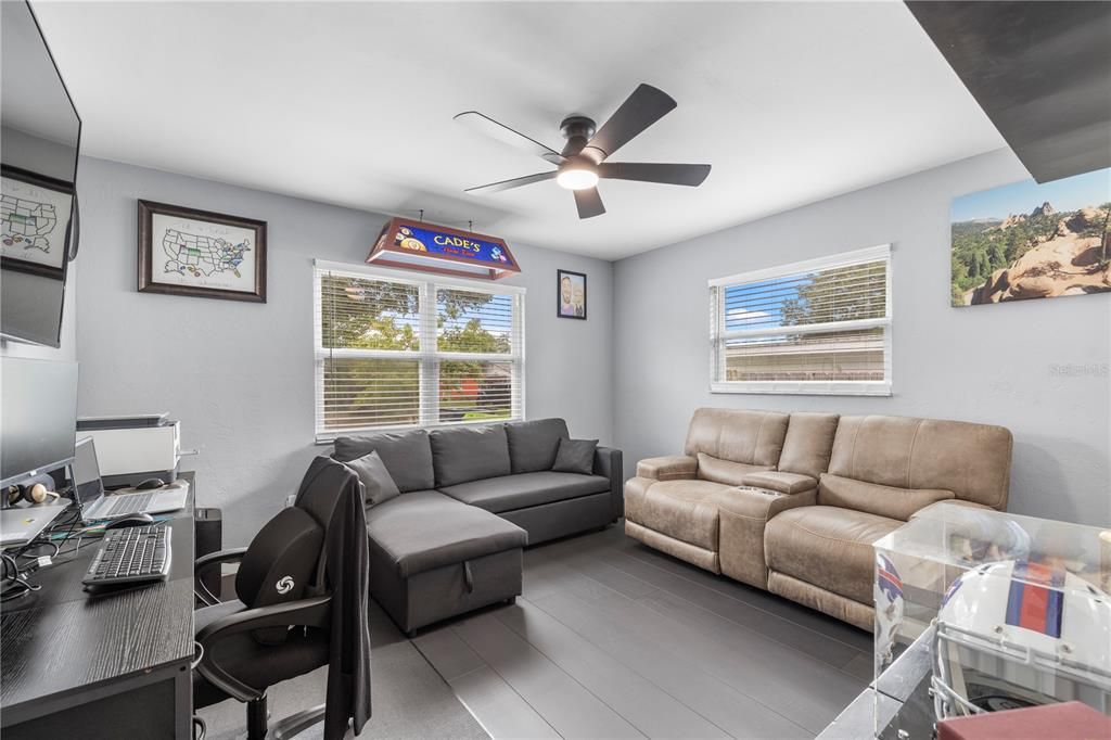 Active With Contract: $469,900 (3 beds, 2 baths, 1454 Square Feet)