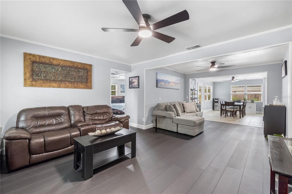 Active With Contract: $469,900 (3 beds, 2 baths, 1454 Square Feet)