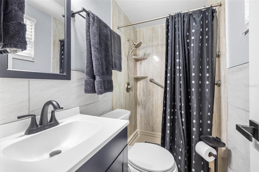 Active With Contract: $469,900 (3 beds, 2 baths, 1454 Square Feet)