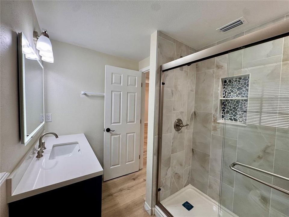 For Rent: $1,500 (1 beds, 1 baths, 650 Square Feet)