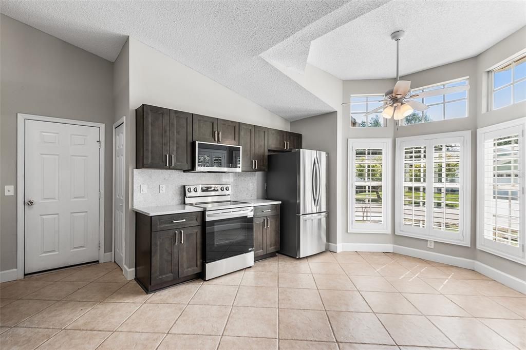 For Rent: $2,425 (3 beds, 2 baths, 1524 Square Feet)