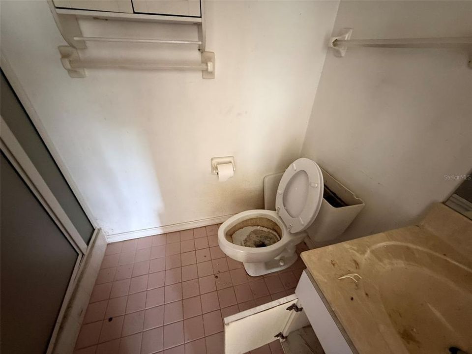 Activo con contrato: $270,000 (3 camas, 3 baños, 2358 Pies cuadrados)
