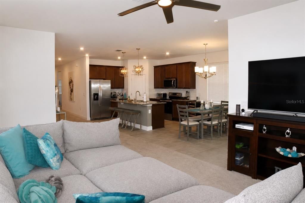 For Sale: $515,000 (4 beds, 2 baths, 1935 Square Feet)