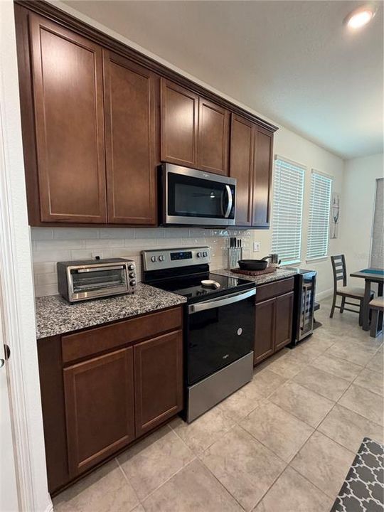 For Sale: $515,000 (4 beds, 2 baths, 1935 Square Feet)