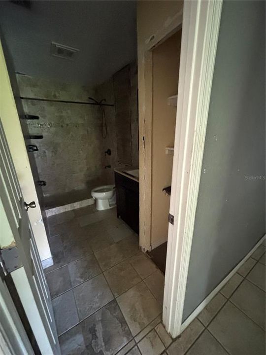 На продажу: $270,000 (4 спален, 2 ванн, 1809 Квадратных фут)
