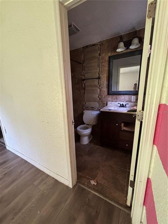 На продажу: $270,000 (4 спален, 2 ванн, 1809 Квадратных фут)