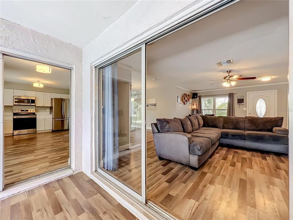 На продажу: $439,000 (3 спален, 2 ванн, 1596 Квадратных фут)