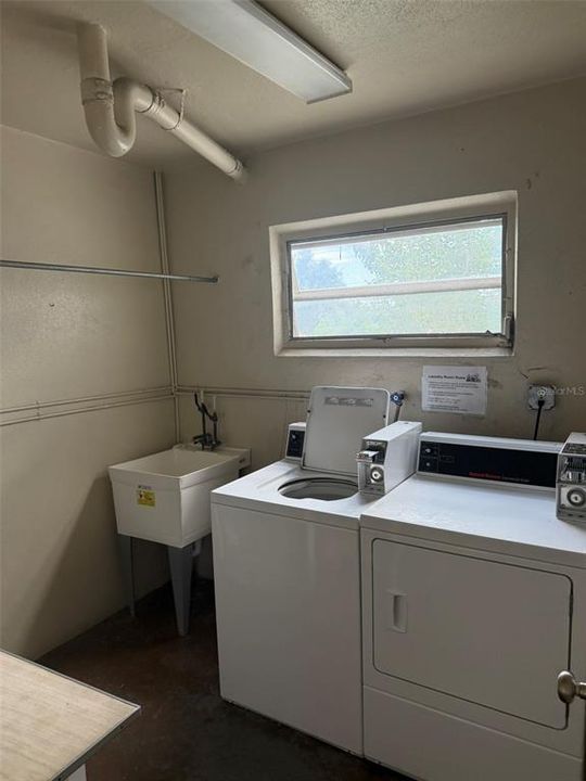 For Sale: $115,000 (2 beds, 2 baths, 860 Square Feet)