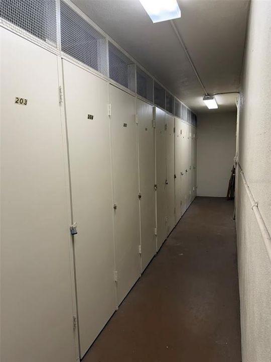 For Sale: $115,000 (2 beds, 2 baths, 860 Square Feet)