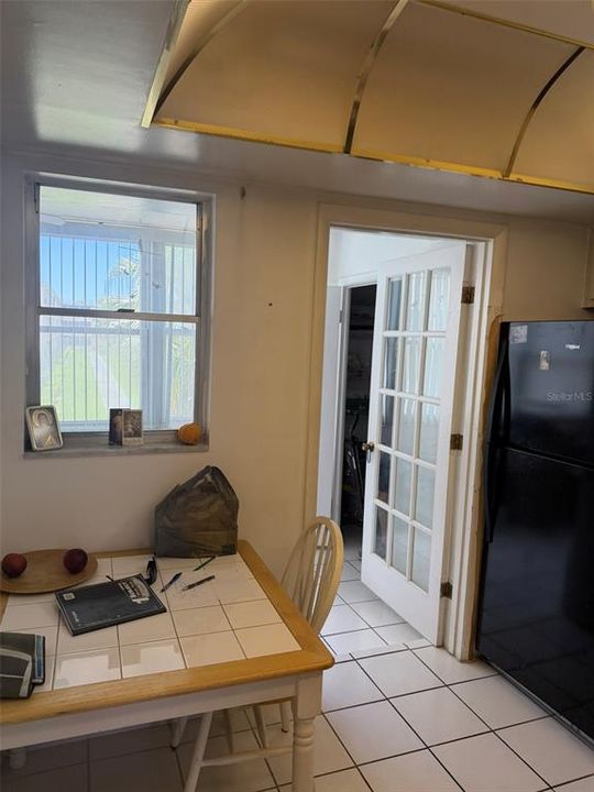 For Sale: $115,000 (2 beds, 2 baths, 860 Square Feet)