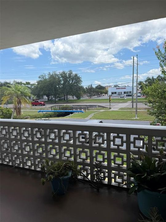 For Sale: $115,000 (2 beds, 2 baths, 860 Square Feet)