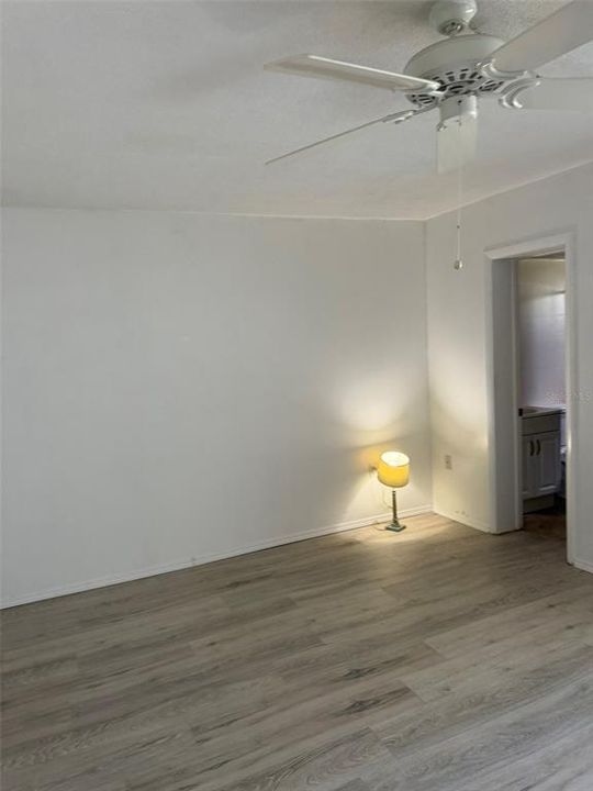 For Sale: $115,000 (2 beds, 2 baths, 860 Square Feet)