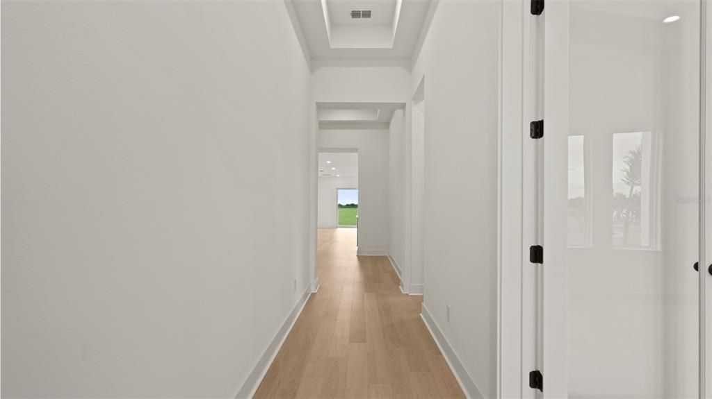 合同活跃: $599,900 (4 贝兹, 3 浴室, 2749 平方英尺)