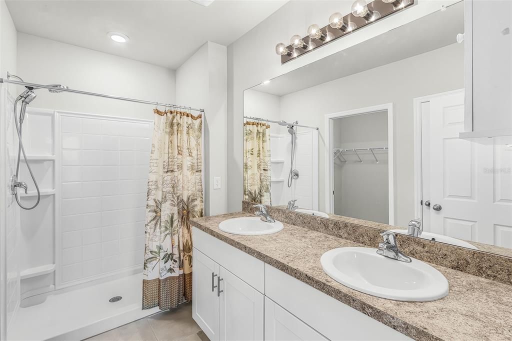 Active With Contract: $265,000 (2 beds, 2 baths, 1516 Square Feet)