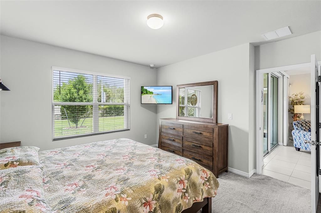Active With Contract: $265,000 (2 beds, 2 baths, 1516 Square Feet)