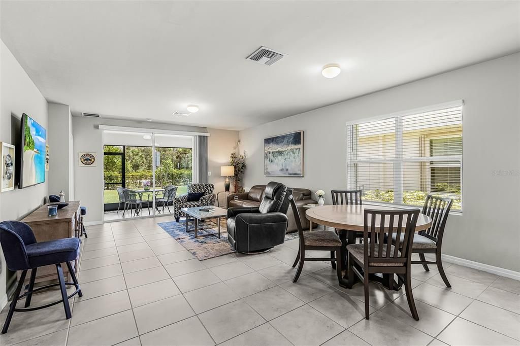 Active With Contract: $265,000 (2 beds, 2 baths, 1516 Square Feet)