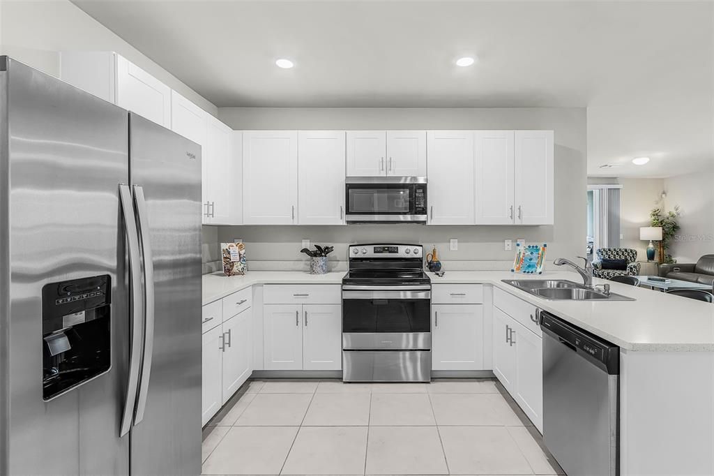 Active With Contract: $265,000 (2 beds, 2 baths, 1516 Square Feet)