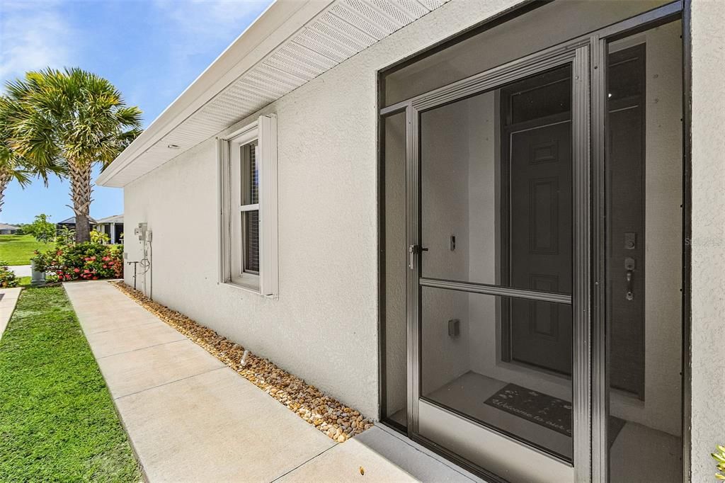 Active With Contract: $265,000 (2 beds, 2 baths, 1516 Square Feet)