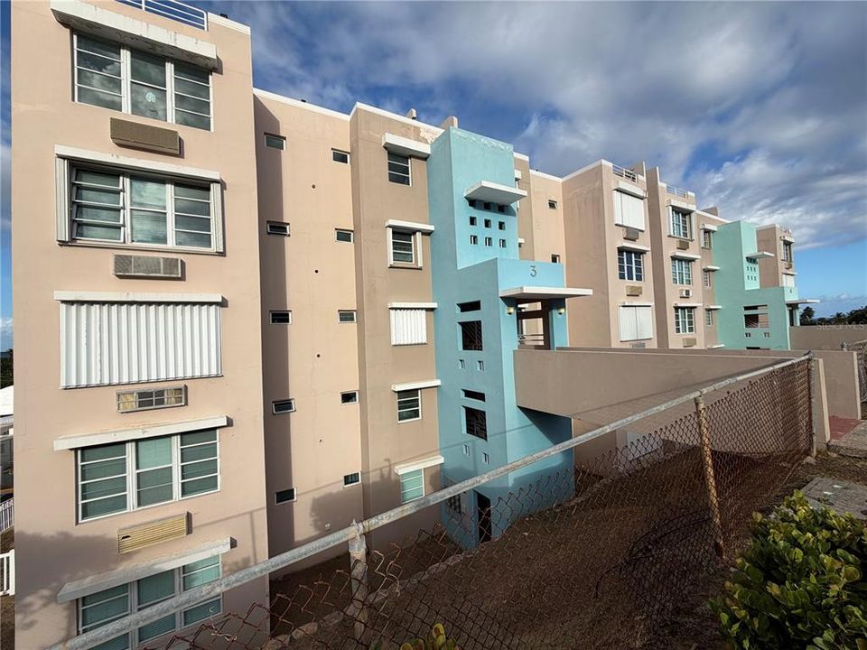На продажу: $239,000 (3 спален, 2 ванн, 835 Квадратных фут)