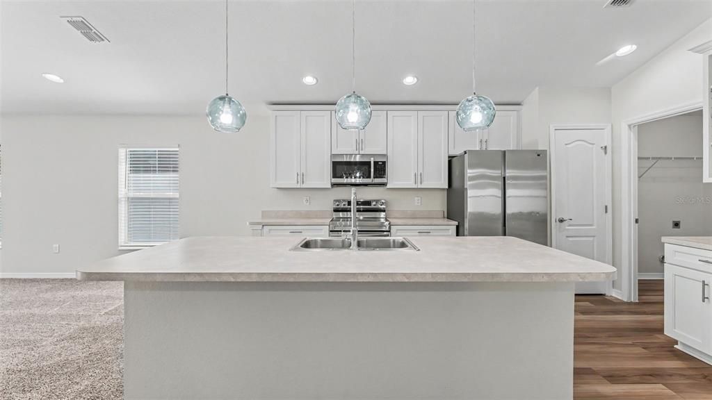 For Sale: $389,900 (4 beds, 2 baths, 1940 Square Feet)